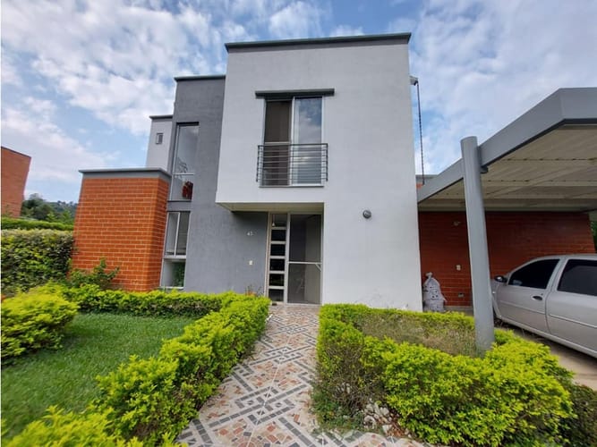 Casa de 5 alcobas en venta en Las Mercedes, Jamundí, 403 m² · foto 2 de 13