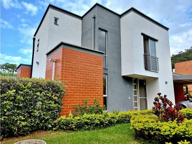 Casa de 5 alcobas en venta en Las Mercedes, Jamundí, 403 m² · foto 4 de 13