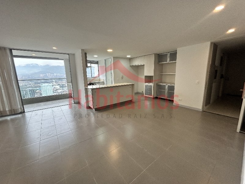 Apartamento en arriendo en Castropol, Medellín · foto 2 de 17