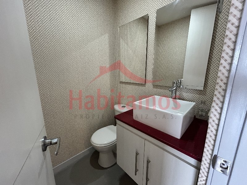 Apartamento en arriendo en Castropol, Medellín · foto 7 de 17