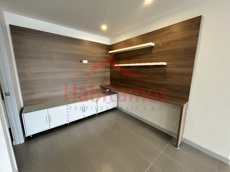 Apartamento en arriendo en Castropol, Medellín · foto 8 de 17