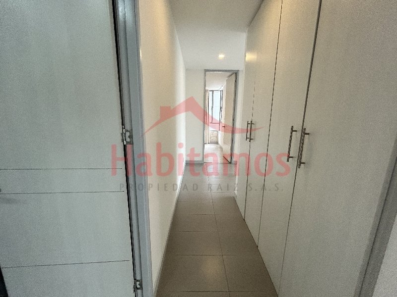 Apartamento en arriendo en Castropol, Medellín · foto 9 de 17