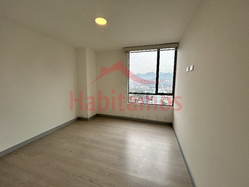 Apartamento en arriendo en Castropol, Medellín · foto 11 de 17