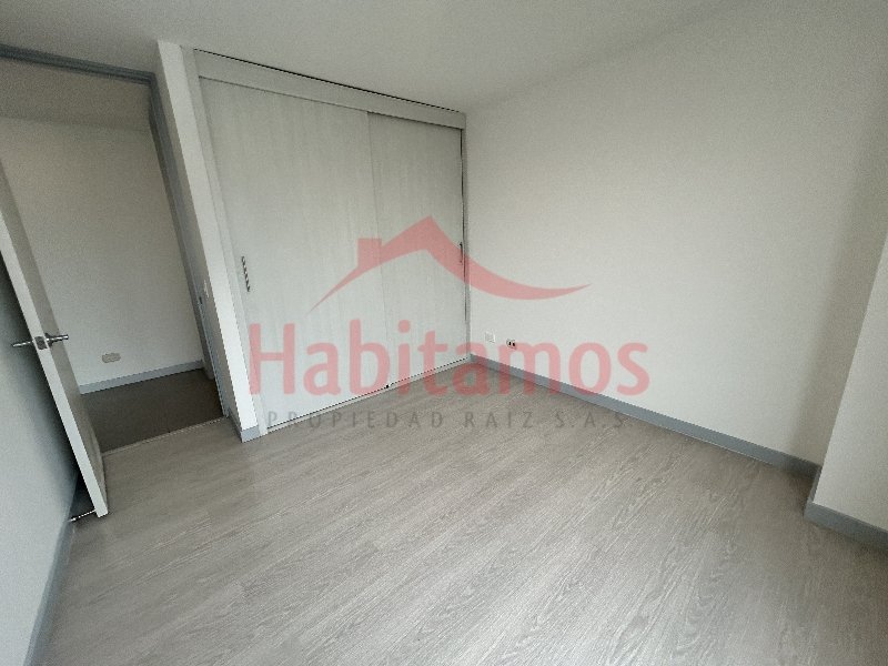 Apartamento en arriendo en Castropol, Medellín · foto 12 de 17