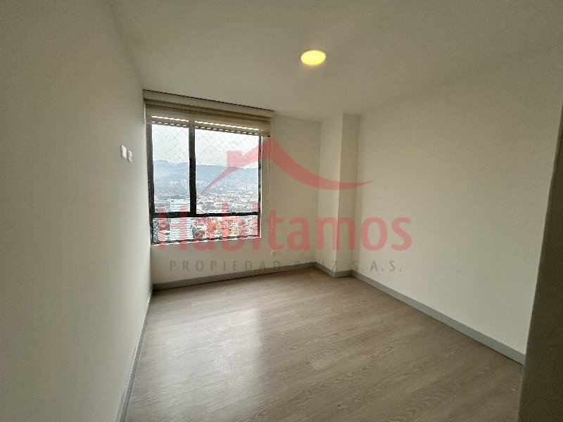 Apartamento en arriendo en Castropol, Medellín · foto 13 de 17