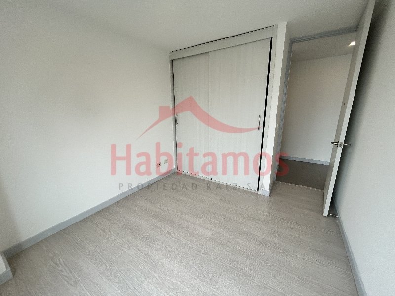Apartamento en arriendo en Castropol, Medellín · foto 14 de 17