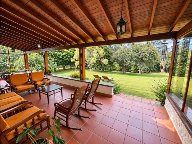 Casa de 5 alcobas en venta en Lomitas, La Ceja, 300 m² · foto 2 de 15