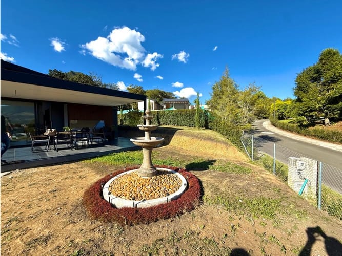 Casa de 4 alcobas en venta en La Ceja, 330 m² · foto 4 de 16