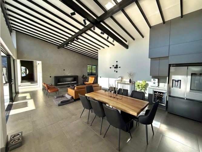 Casa de 4 alcobas en venta en La Ceja, 330 m² · foto 9 de 16