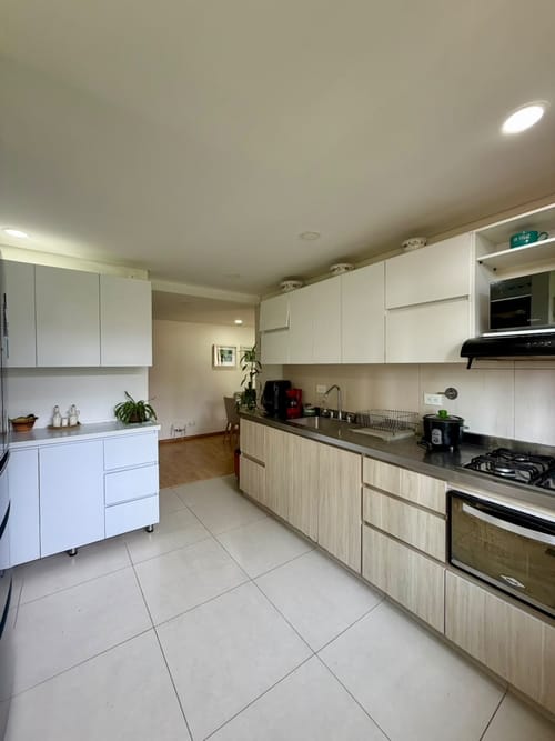 Apartamento de 3 alcobas en venta en Loma De San Julian, Medellín, 96 m² · foto 6 de 21