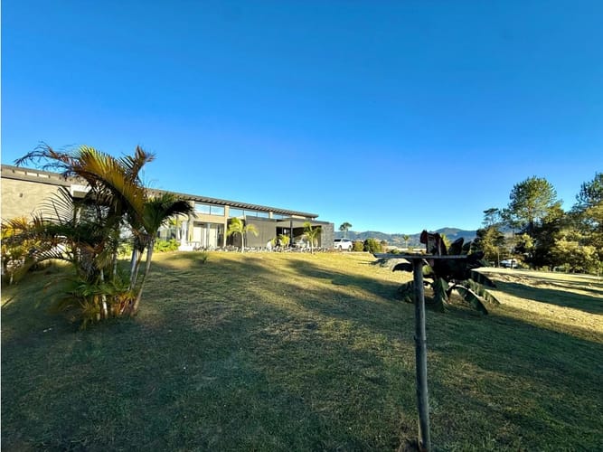 Casa de 4 alcobas en venta en La Ceja, 330 m² · foto 16 de 16