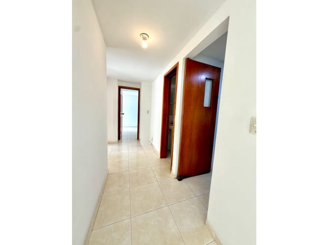 Apartamento de 3 alcobas en venta en Altamira, Palmira, 75 m² · foto 3 de 15