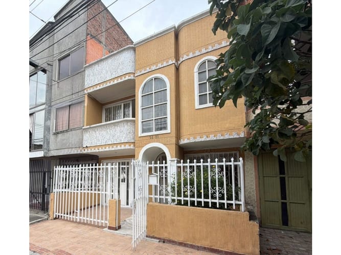 Casa de 6 alcobas en venta en Las Americas, Palmira, 300 m² · foto 2 de 24
