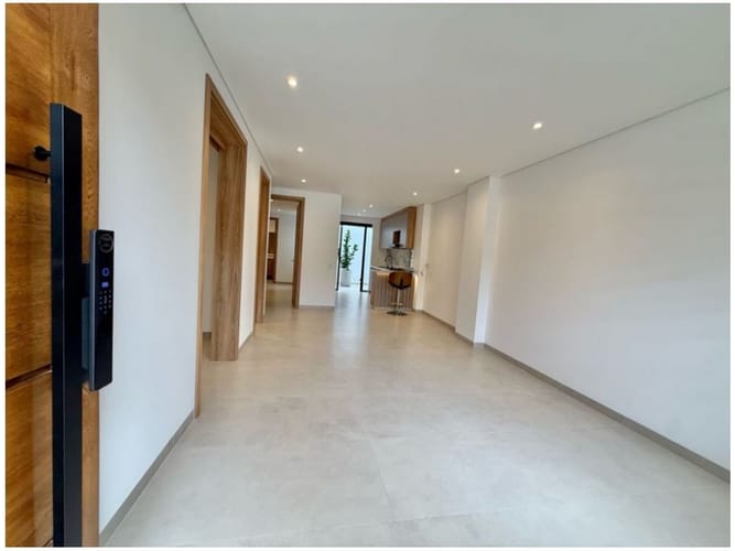 Casa de 4 alcobas en venta en San Antonio De Pereira, Rionegro, 165 m² · foto 2 de 12