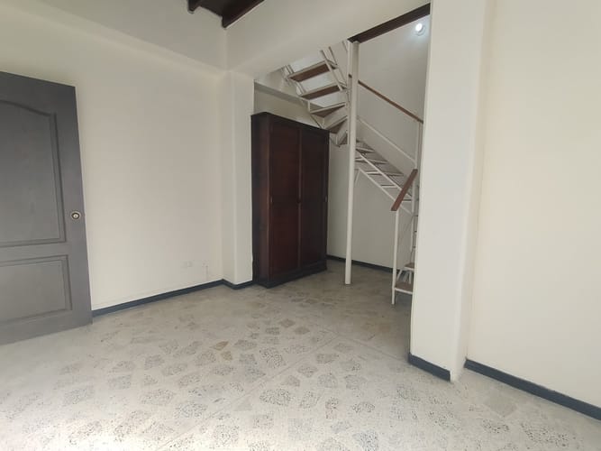 Apartamento de 2 alcobas en arriendo en Gerona, Medellín, 110 m² · foto 2 de 17