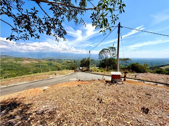 Lote en venta en Potrerito, Jamundí, 1652 m² · foto 2 de 24