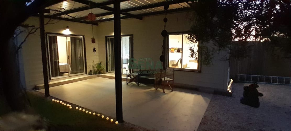 Alquiler anual de casa un dormitorio, baño, y gran galeria en bal bs as · Foto 1