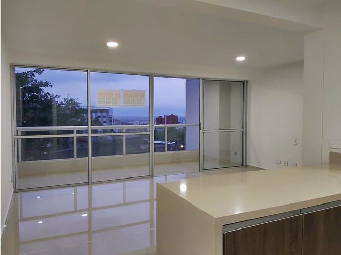 Apartamento de 3 alcobas en venta en Bellavista, Cali, 115 m² · foto 2 de 24