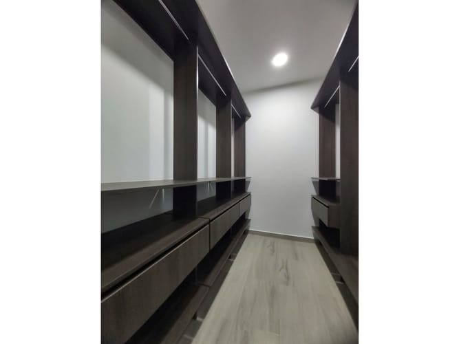 Apartamento de 3 alcobas en venta en Bellavista, Cali, 115 m² · foto 10 de 24