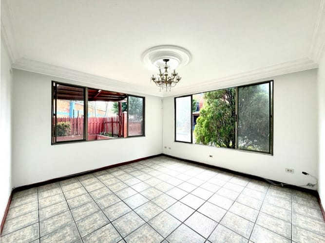 Casa de 5 alcobas en venta en Altamira, Palmira, 180 m² · foto 2 de 24
