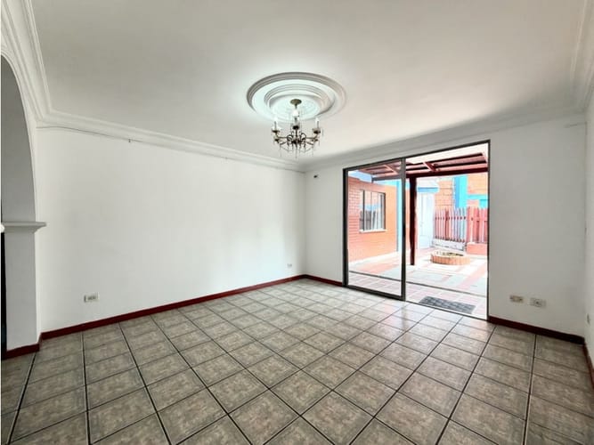 Casa de 5 alcobas en venta en Altamira, Palmira, 180 m² · foto 5 de 24