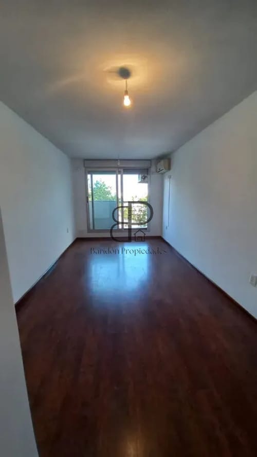 Alquiler Apartamento 1 Dormitorio Cordon con balcon y cochera · Foto 8