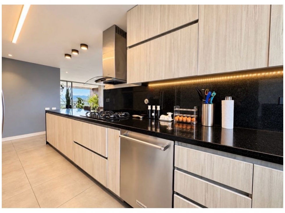 Apartamento en venta en Loma Benedictinos, Medellín · foto 2 de 13