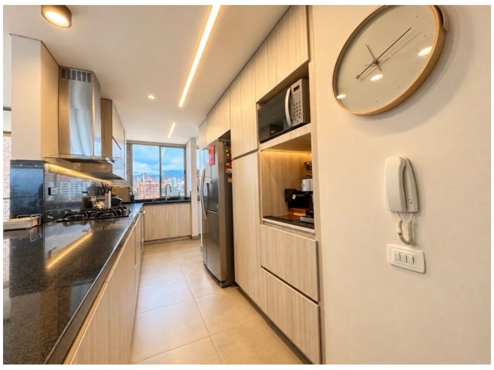 Apartamento en venta en Loma Benedictinos, Medellín · foto 5 de 13