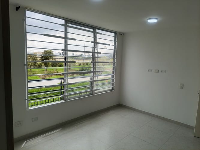 Apartamento de 3 alcobas en arriendo en Fac, Madrid, 55 m² · foto 4 de 15