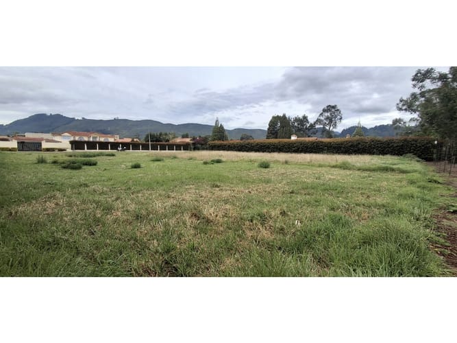 Lote en venta en Fontana, Chía, 3148 m² · foto 3 de 9