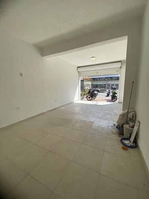 Local en arriendo en Laureles, Medellín, 30 m² · foto 3 de 11