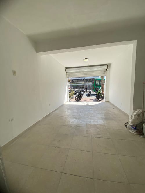 Local en arriendo en Laureles, Medellín, 30 m² · foto 10 de 11