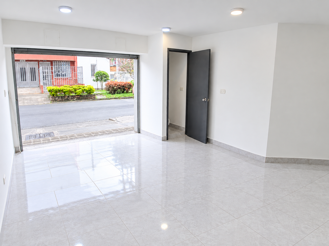 Local en arriendo en La América, Medellín, 24 m² · foto 7 de 10