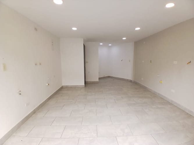 Local en arriendo en La América, Medellín, 22 m² · foto 2 de 10