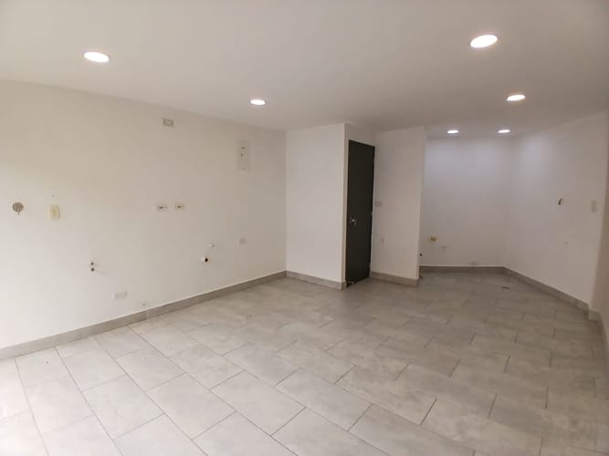 Local en arriendo en La América, Medellín, 22 m² · foto 3 de 10