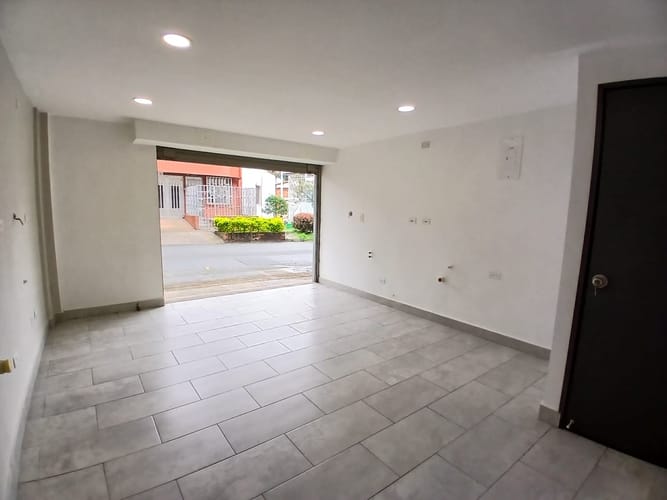 Local en arriendo en La América, Medellín, 22 m² · foto 6 de 10