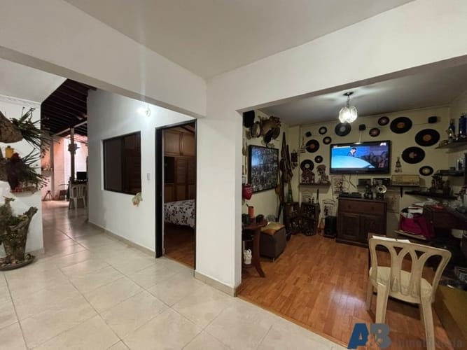 Casa en venta en Zona Industrial No. 1, Itagüí · foto 9 de 19