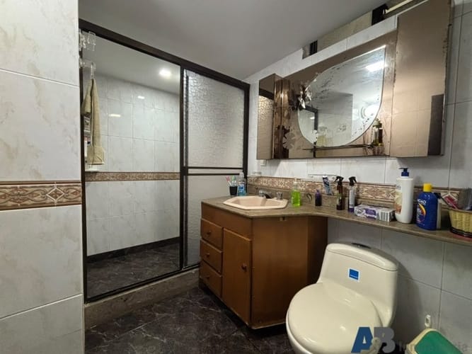 Casa en venta en Zona Industrial No. 1, Itagüí · foto 18 de 19