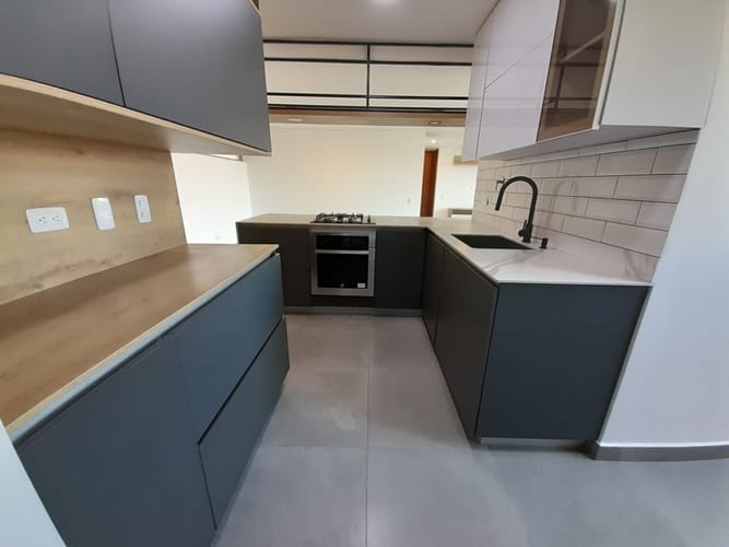 Apartamento de 2 alcobas en arriendo en Los Naranjos, Medellín, 118 m² · foto 4 de 19