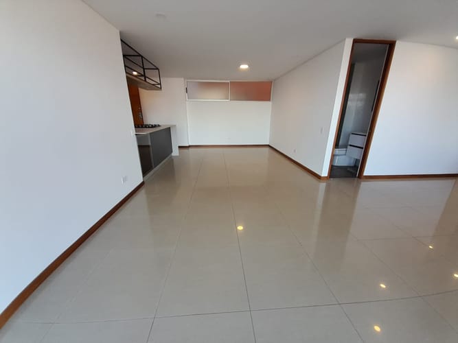 Apartamento de 2 alcobas en arriendo en Los Naranjos, Medellín, 118 m² · foto 7 de 19