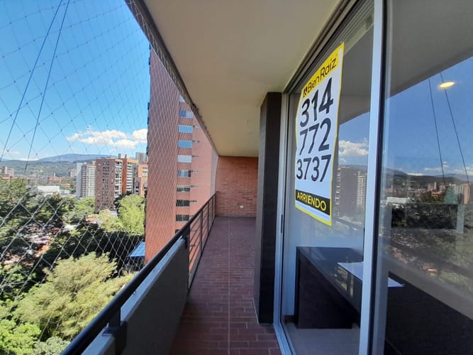 Apartamento de 2 alcobas en arriendo en Los Naranjos, Medellín, 118 m² · foto 8 de 19