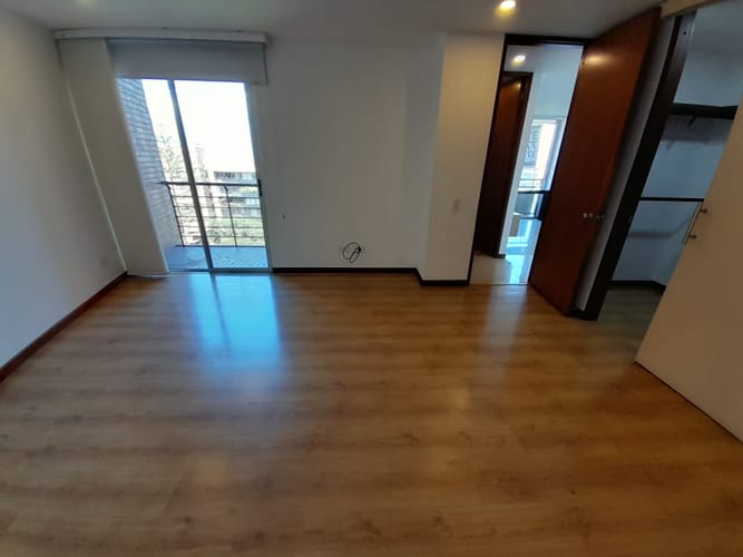 Apartamento de 2 alcobas en arriendo en Los Naranjos, Medellín, 118 m² · foto 11 de 19