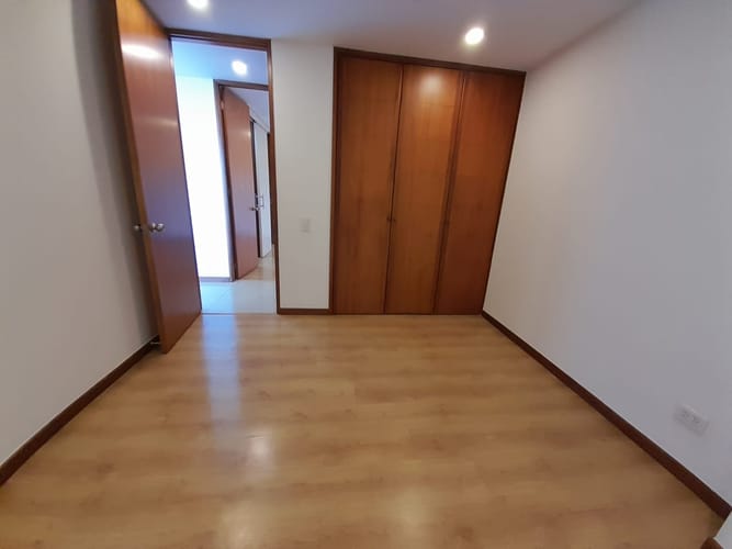 Apartamento de 2 alcobas en arriendo en Los Naranjos, Medellín, 118 m² · foto 13 de 19