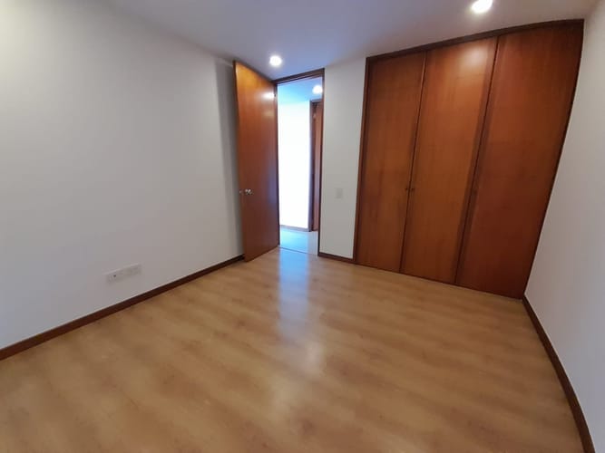 Apartamento de 2 alcobas en arriendo en Los Naranjos, Medellín, 118 m² · foto 14 de 19