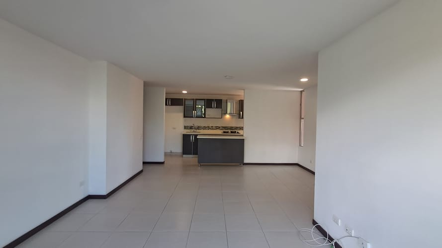 Apartamento de 2 alcobas en arriendo en Loma Del Esmeraldal, Envigado, 68 m² · foto 5 de 18