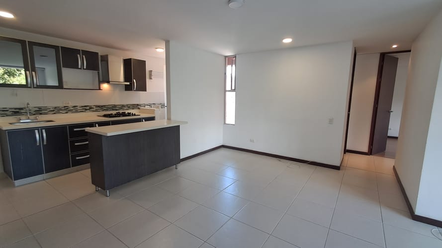 Apartamento de 2 alcobas en arriendo en Loma Del Esmeraldal, Envigado, 68 m² · foto 6 de 18
