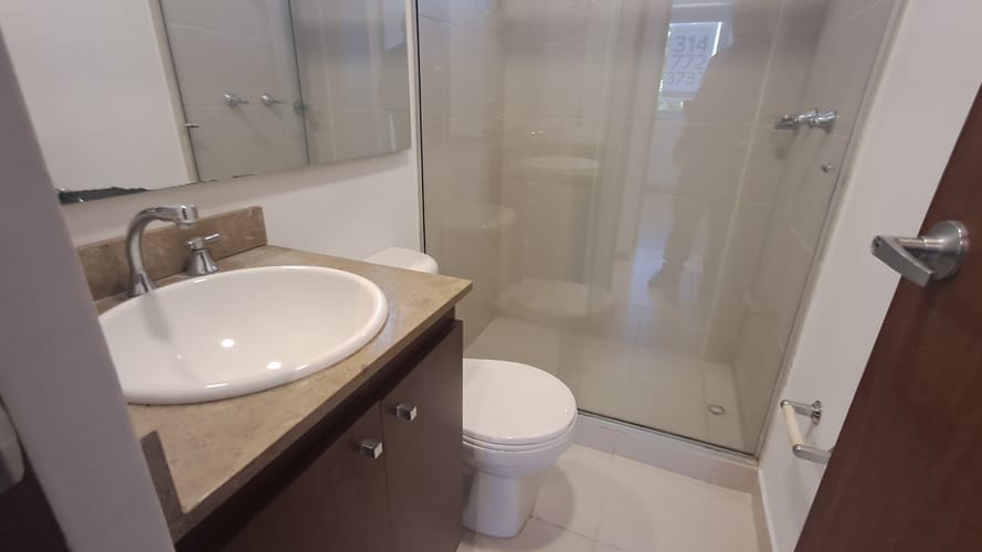 Apartamento de 2 alcobas en arriendo en Loma Del Esmeraldal, Envigado, 68 m² · foto 17 de 18