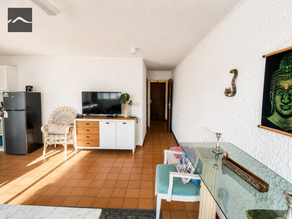 Apartamento esquinero, luminoso y equipado sobre Roosevelt. 2 dormitorios, 2 baÃ±os · Foto 4