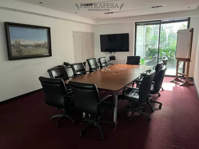 Oficina en alquiler, 10 privados, 3baños, cocina, amueblada. Ciudad Vieja. · Foto 8