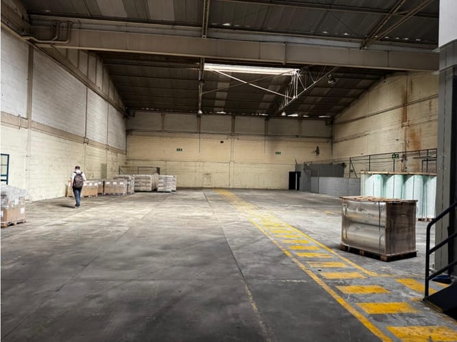Bodega en arriendo en Monteazul, Sabaneta, 3000 m² · foto 2 de 9